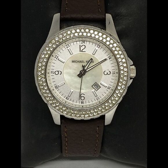 Michael Kors MK5401 Women's Brown Leather Analog White Dial Quartz Watch XX948 - Picture 2 of 12